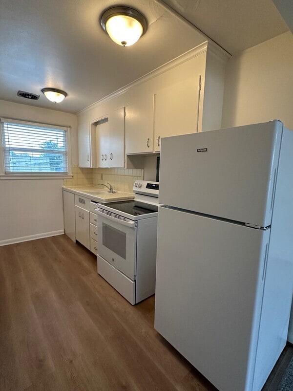 Building Photo - 4717 44th Ave SW