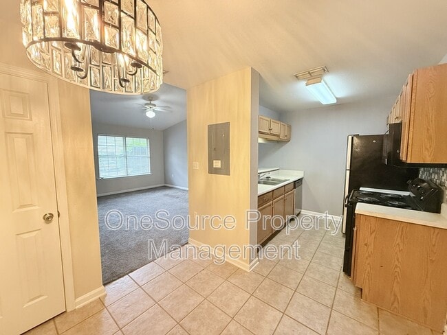 Building Photo - 2738 W Tharpe St