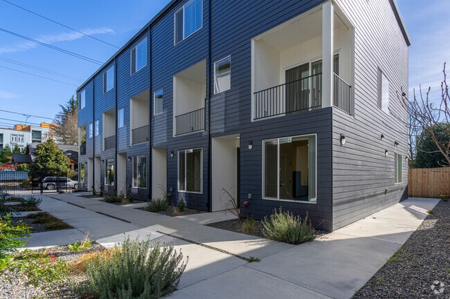 Patio - Vancouver Townhouses