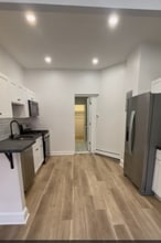 Building Photo - 98 Chestnut St