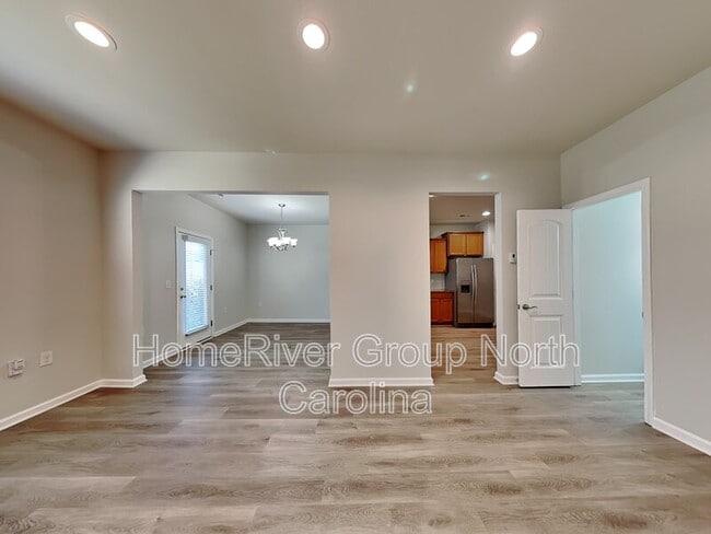 Building Photo - 509 Brier Crossings Loop