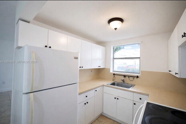 Foto del edificio - 12275 NE 19th Ave