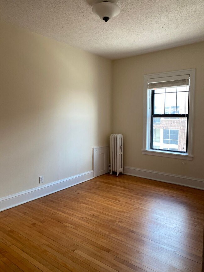 Foto del edificio - 220 E 19th St