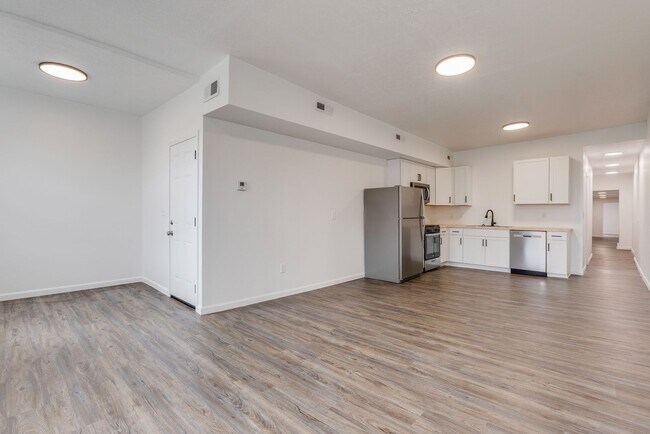 Foto del edificio - 603 E Warrington Ave