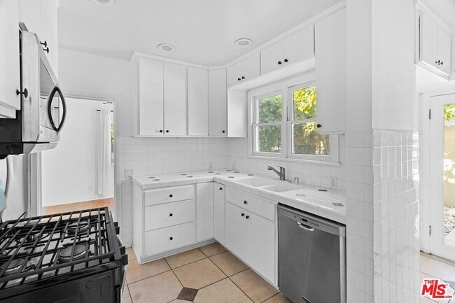 Building Photo - 6289 Commodore Sloat Dr