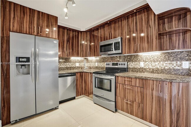 Foto del edificio - 2500 Parkview Dr