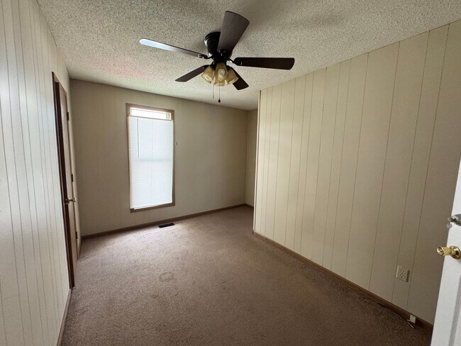 Foto del edificio - 4 bed, 3 bath