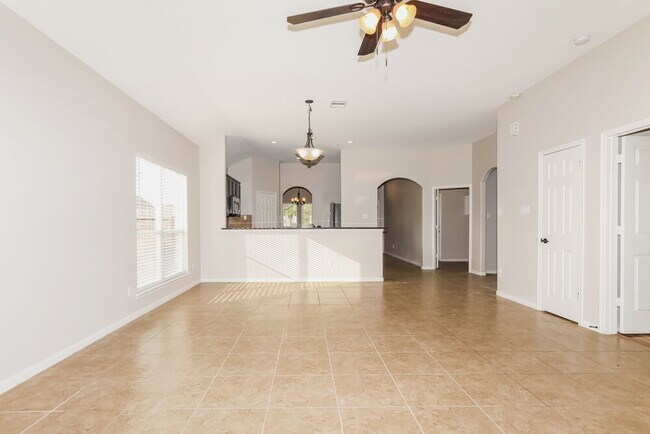 Building Photo - 18415 Sunrise Maple Dr