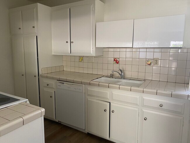 Foto del edificio - 2875 W 235th St