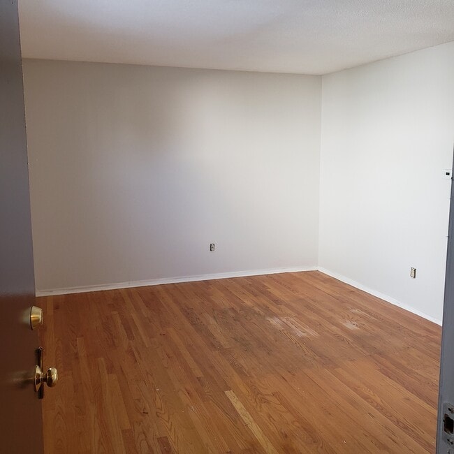 Building Photo - 72 Granite St