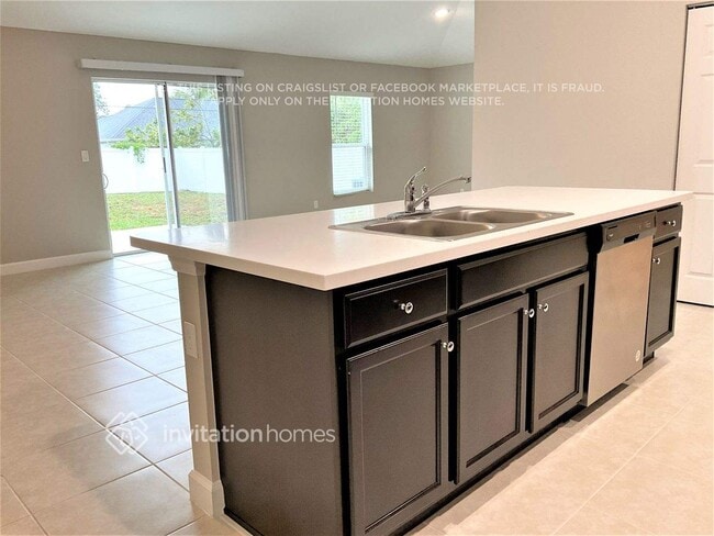 Building Photo - 467 Ocala St