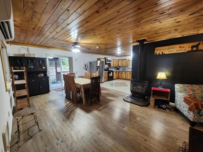 Building Photo - 4450 WA-211