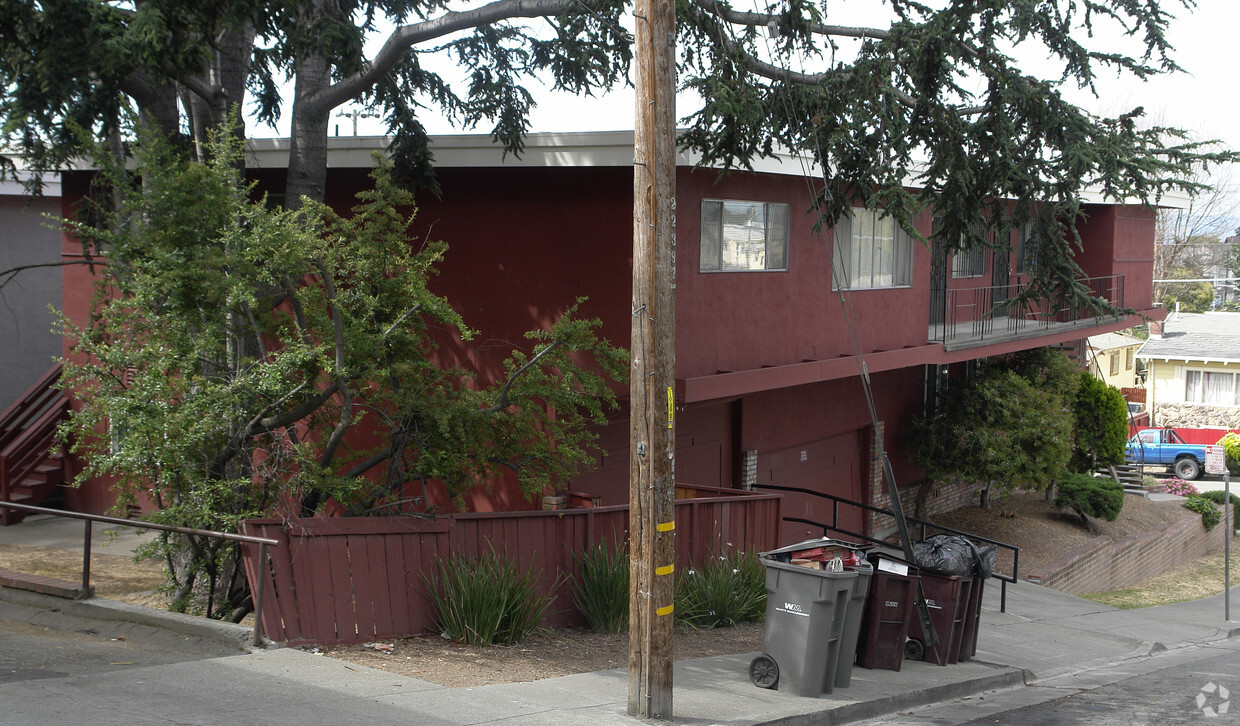Primary Photo - 4800 Fairfax Ave