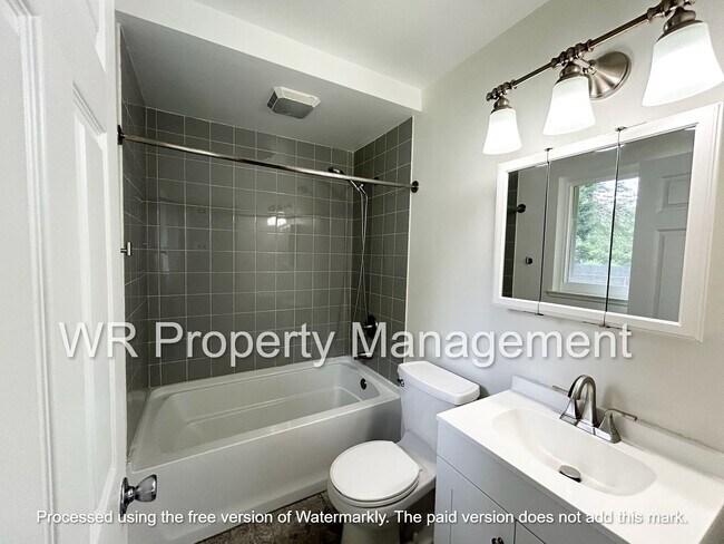 Foto del edificio - 3 Bed 2 Bath Ranch in Lambertville for Rent