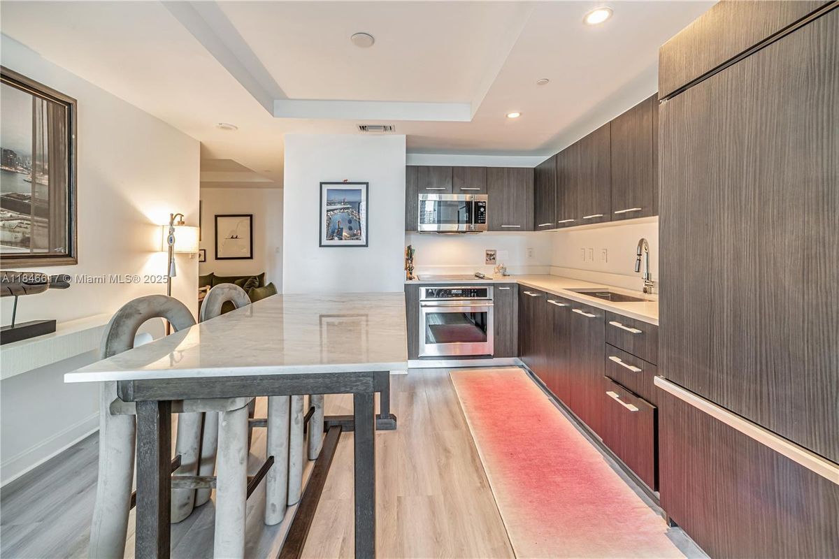 Foto del edificio - 45 SW 9th St