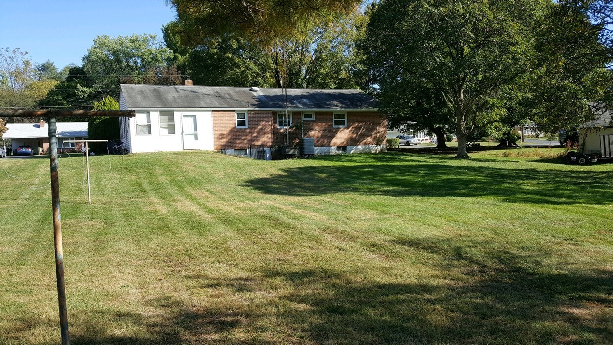 11906 Greenhill Dr, Hagerstown, MD 21742 House Rental in Hagerstown