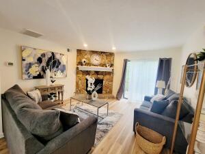 Foto principal - 3228 W Wimbledon Dr