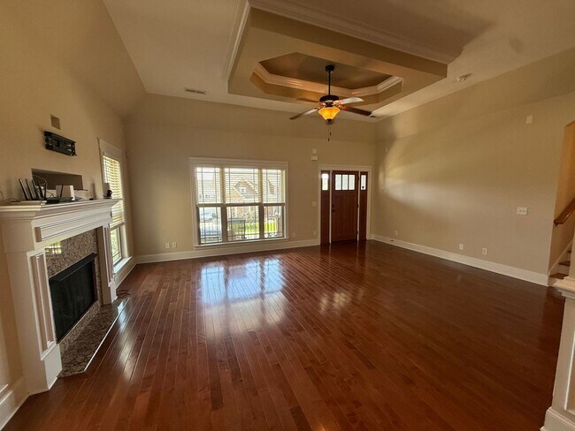 Foto del edificio - Elegant 3-Bedroom Home in Gated Seven Lakes with Community Pool