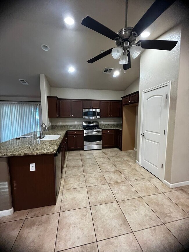 Foto del edificio - 3069 S Foster Ct