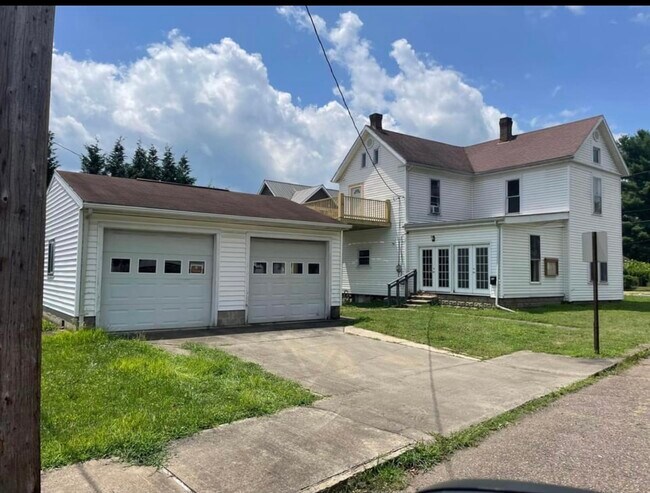Building Photo - 437 Maple Ave