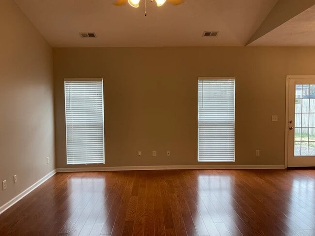 Building Photo - 1011 Countess Ln