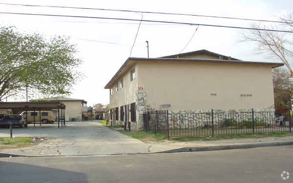 Primary Photo - 2315 Continental Ave