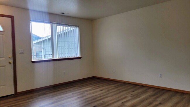 Foto del edificio - 499 Maylea Pl