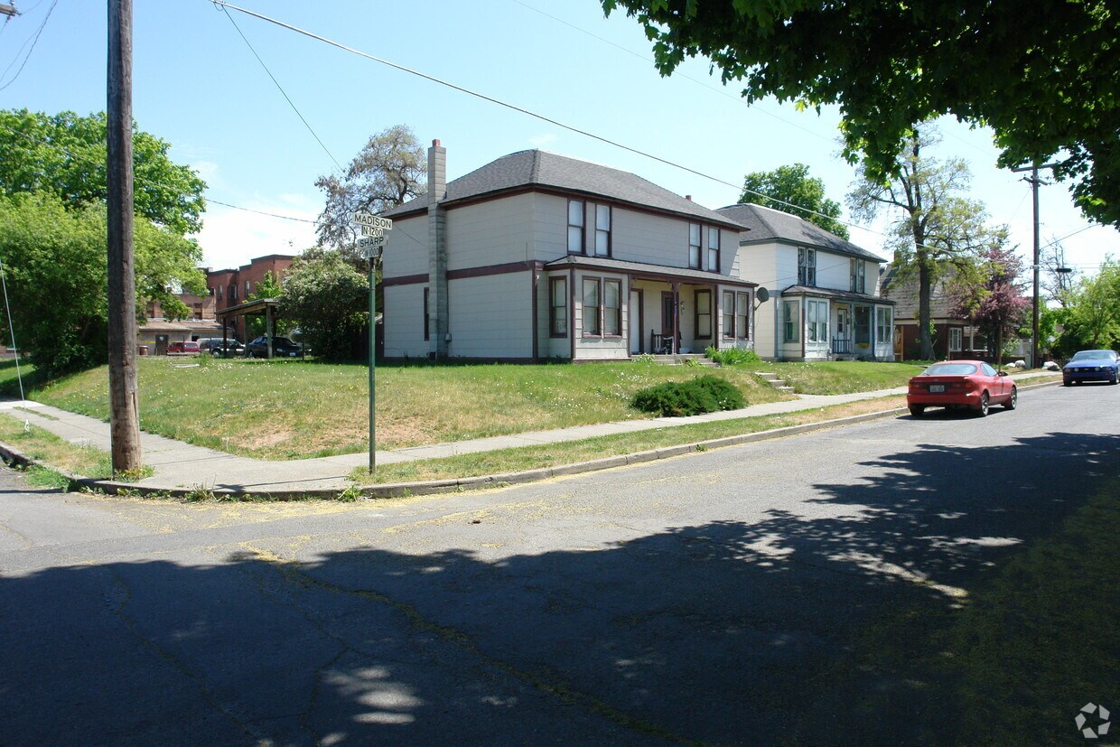 Building Photo - 1230-1232 N Madison St