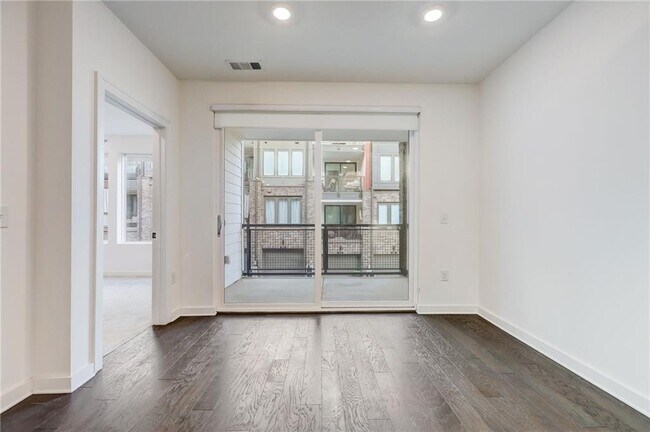 Building Photo - 375 Pratt St SE