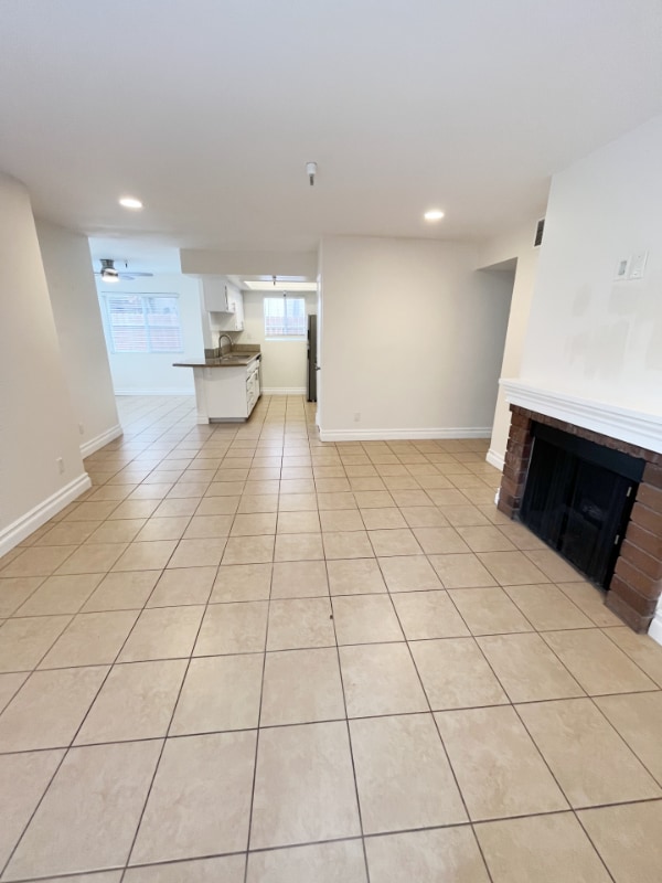 Building Photo - 139 Avenida Miramar