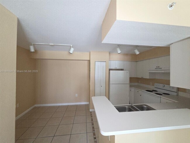 Foto del edificio - 15440 SW 284th St