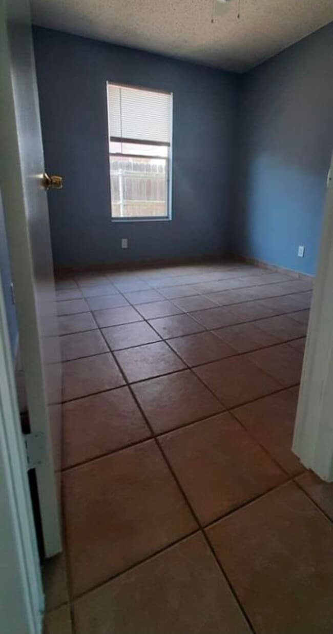Building Photo - 9512 Allen Dr