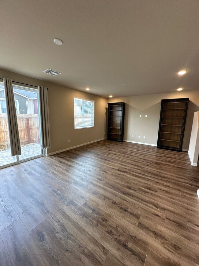 Foto del edificio - 4932 Cavestone Rd