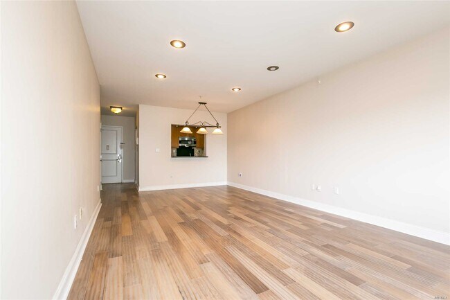 Foto del edificio - 130 Post Ave