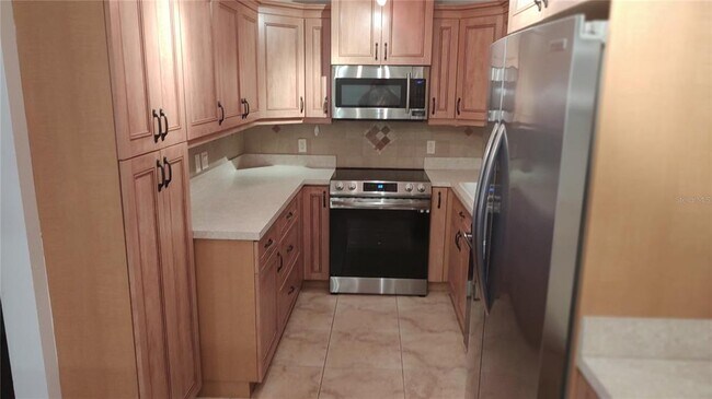 Foto del edificio - 13103 Cypress Hill Dr