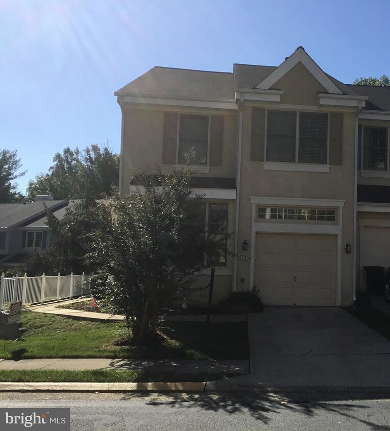 Primary Photo - 1330 Park Garden Ln