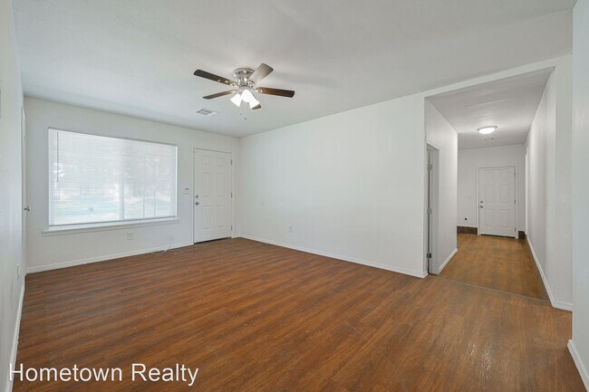 Foto del edificio - 5 br, 1.5 bath House - 1508 McGregor Dr
