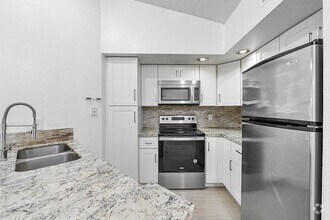 Building Photo - 417 Vista Isles Dr