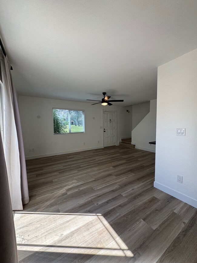 Foto del edificio - 10229 N 8th St