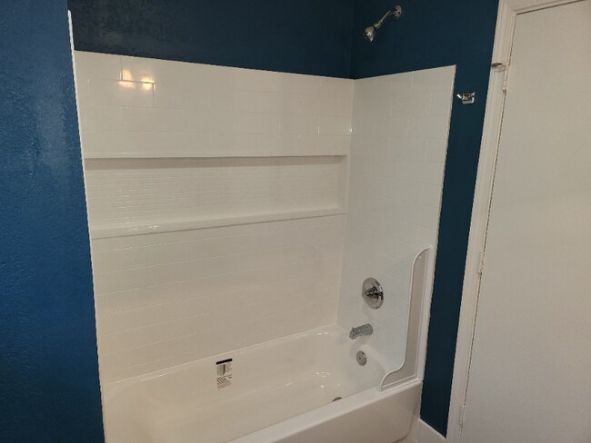 Building Photo - 901 Sissom Rd