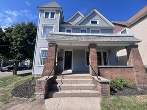Building Photo - 425 Fuller Ave SE