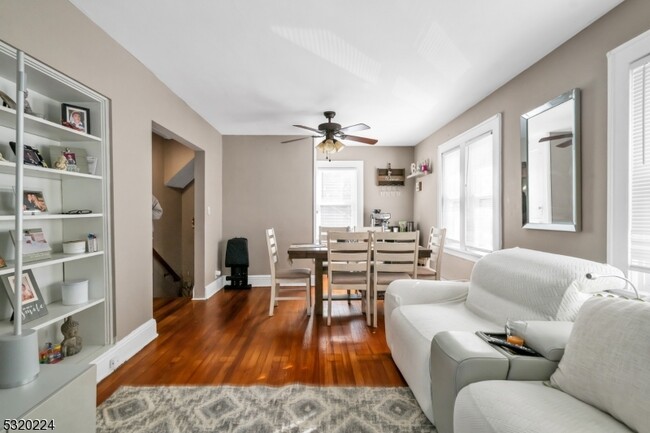 Building Photo - 36 Cortlandt Pl