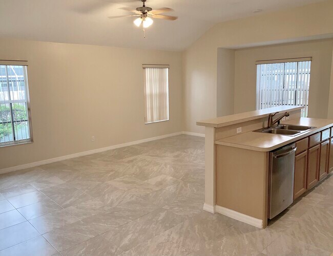 Foto del edificio - 1544 SE North Blackwell Dr