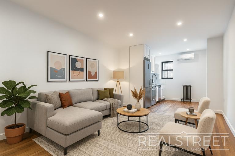 Foto principal - Brand New 2 Bed with Private Yard Bed Stuy...