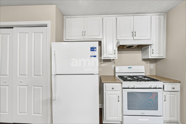 Building Photo - 4960 Hopeland Dr