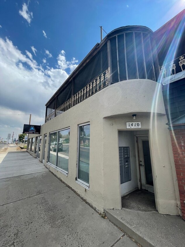 Primary Photo - Shared Apartment For Rent