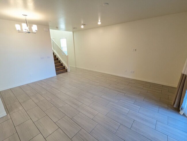 Foto del edificio - 1310 Ossa St