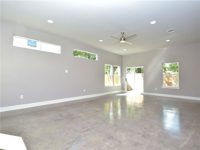 Building Photo - 3905 Clawson Rd
