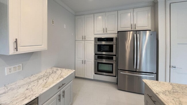 Building Photo - 386 Entrada Dr