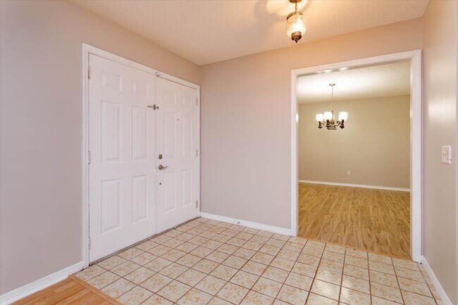 Foto del edificio - Spacious 4-Bedroom, 3-Bath Rental in Quiet DeBary Cul-de-Sac